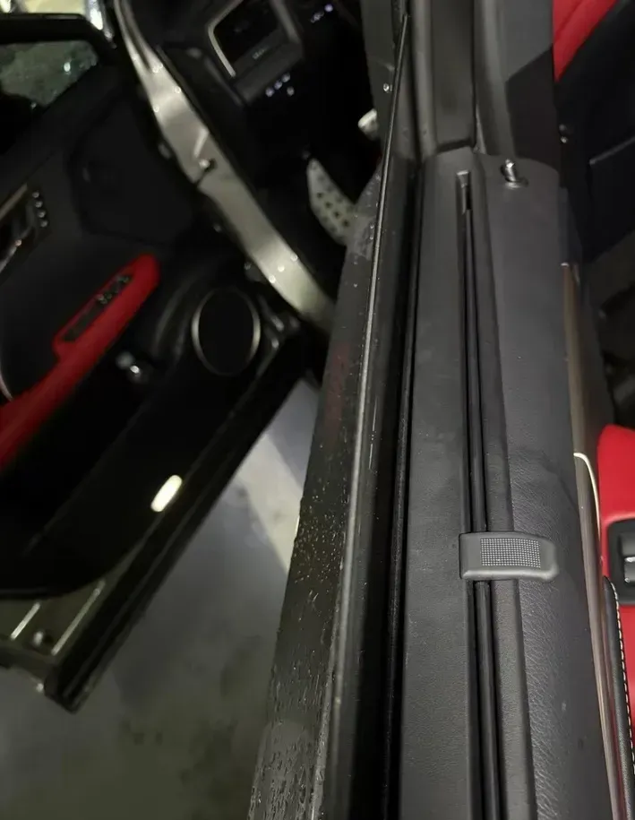 安装好的双层夹胶玻璃